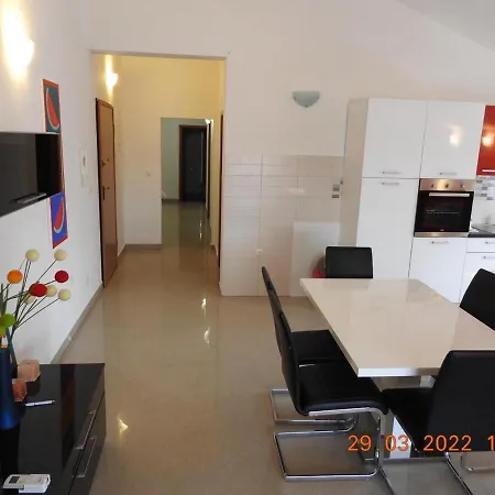 Ivan Apartment *